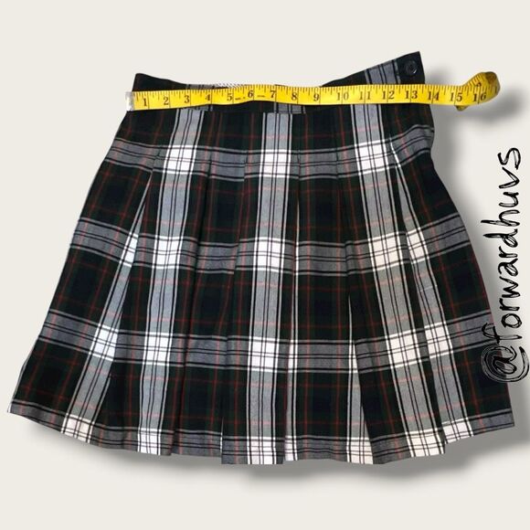 ☑️ Tommy Hilfiger Navy, Green, Red & White Plaid Tartan Skorts Girls Size 12 - Picture 9 of 11